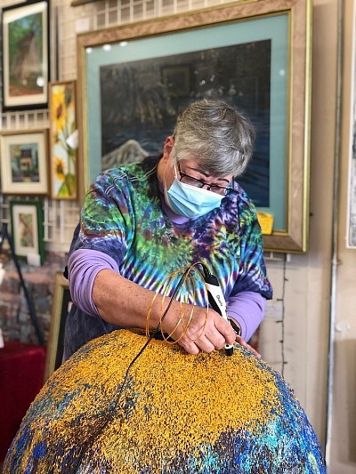 Shirley Cadmus using 3D pen, “Cosmic Bliss”